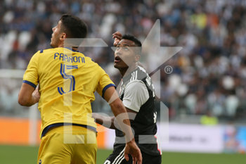 2019-09-21 - Faraoni (Hellas Verona) vs 12 Alex Sandro Lobo Silva (JUVENTUS) - JUVENTUS VS HELLAS VERONA - ITALIAN SERIE A - SOCCER