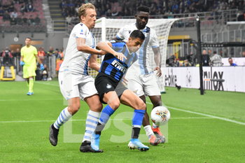 2019-09-25 - Lucas Leiva della Lazio e Alexis Sanchez dell´Inter - INTER VS LAZIO - ITALIAN SERIE A - SOCCER