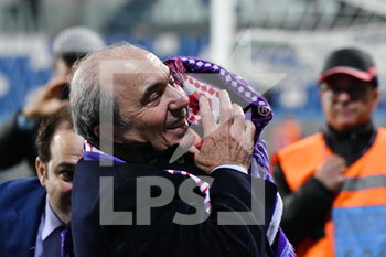 2019-10-30 - Il presidente della Fiorentina Rocco Commisso sotto la curva dei tifosi viola - SASSUOLO VS FIORENTINA - ITALIAN SERIE A - SOCCER