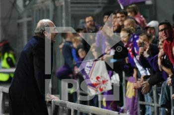 2019-10-30 - Il presidente della Fiorentina Rocco Commisso sotto la curva dei tifosi viola - SASSUOLO VS FIORENTINA - ITALIAN SERIE A - SOCCER