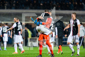2019-11-23 - Gonzalo Higuain (Juventus) e Wojciech Szczesny (Juventus) esultanza - ATALANTA VS JUVENTUS - ITALIAN SERIE A - SOCCER