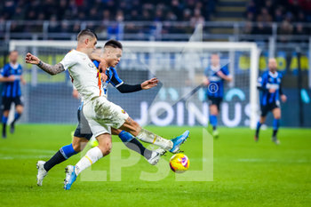 2019-12-06 - Aleksandar Kolarov (AS Roma) e Lautaro Martínez (FC Internazionale) - INTER VS ROMA - ITALIAN SERIE A - SOCCER