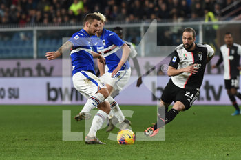 2019-12-18 - Karol Linetty (Sampdoria), Gonzalo Higuain (Juventus) - SAMPDORIA VS JUVENTUS - ITALIAN SERIE A - SOCCER