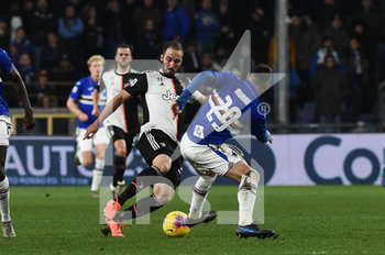 2019-12-18 - Gonzalo Higuain (Juventus), Nicola Murru (Sampdoria) - SAMPDORIA VS JUVENTUS - ITALIAN SERIE A - SOCCER