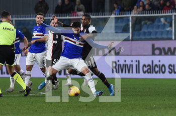 2019-12-18 - Alex Ferrari (Sampdoria) , Douglas Costa (Juventus) - SAMPDORIA VS JUVENTUS - ITALIAN SERIE A - SOCCER