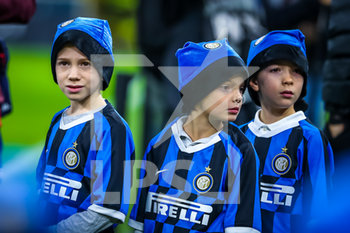 2019-12-21 - Bambini che accompagnano i giocatori - INTER VS GENOA - ITALIAN SERIE A - SOCCER