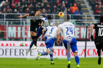2020-01-06 - Krzysztof Piatek (Milan) e Ronaldo Vieira (Sampdoria) - MILAN VS SAMPDORIA - ITALIAN SERIE A - SOCCER