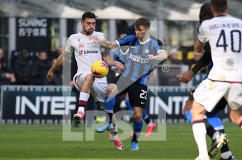2020-01-26 - Nicolò Barella (Inter) e Artur Ionita (Cagliari) - INTER VS CAGLIARI - ITALIAN SERIE A - SOCCER