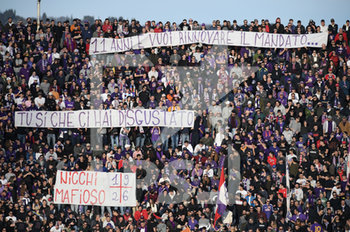 2020-02-08 - lo striscione dei tifosi della Fiorentina constro il designatori degli arbitri Nicchi - FIORENTINA VS ATALANTA - ITALIAN SERIE A - SOCCER