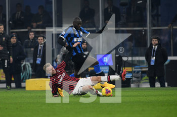 2020-02-09 - Romelu Lukaku (Inter) e Andrea Conti (Milan) - INTER VS MILAN - ITALIAN SERIE A - SOCCER