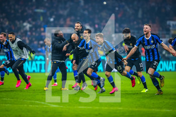 2020-02-09 - FC Internazionale players celebrate the victory - INTER VS MILAN - ITALIAN SERIE A - SOCCER
