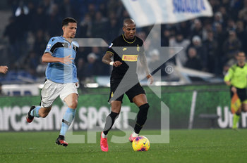 2020-02-16 - Ashley Young (Inter) e Luiz Felipe (Lazio) - LAZIO VS INTER - ITALIAN SERIE A - SOCCER