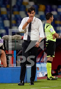 2020-07-05 - Paulo Fonseca head coach of Roma gestures during match Serie A TIM between SSC Napoli and AS Roma on July 05 2020 in Naples (Italy) at San Paolo Stadium Photo LPS/MARCO IORIO - NAPOLI VS ROMA - ITALIAN SERIE A - SOCCER