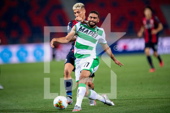 2020-07-08 - Gregoire Defrel (US Sassuolo) e Nicolas Domínguez (Bologna FC) - BOLOGNA VS SASSUOLO - ITALIAN SERIE A - SOCCER
