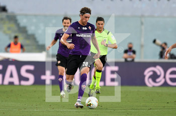 2020-07-08 - Dusan Vlahovic of ACF Fiorentina in action - FIORENTINA VS CAGLIARI - ITALIAN SERIE A - SOCCER