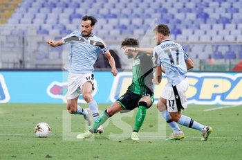 2020-07-11 - Marco Parolo (L) of Lazio in action during match Serie A TIM between SS Lazio and US Sassuolo on July 11 2020 in Rome (Italy) at Olimpico Stadium Photo LPS/MARCO IORIO - LAZIO VS SASSUOLO - ITALIAN SERIE A - SOCCER