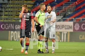 2020-07-12 - Marco Mancosu of US Lecce, Daniele Orsato Referee - CAGLIARI VS LECCE - ITALIAN SERIE A - SOCCER