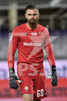 2020-07-12 - Bartolomiej Dragowski of ACF Fiorentina in action - FIORENTINA VS HELLAS VERONA - ITALIAN SERIE A - SOCCER