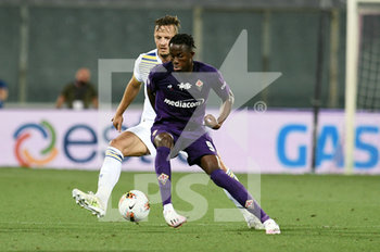 2020-07-12 - Christian Kouame of ACF Fiorentina in action against Amir Rrahmani of Hellas Verona  - FIORENTINA VS HELLAS VERONA - ITALIAN SERIE A - SOCCER