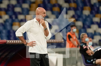 2020-07-12 - Stefano Pioli head coach of Milan gestures during match Serie A TIM between SSC Napoli and AC Milan on July 12,2020 in Naples (Italy) at San Paolo Stadium Photo LPS/MARCO IORIO - NAPOLI VS MILAN - ITALIAN SERIE A - SOCCER