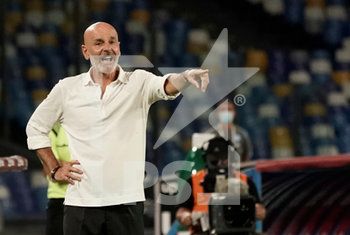 2020-07-12 - Stefano Pioli head coach of Milan gestures during match Serie A TIM between SSC Napoli and AC Milan on July 12 2020 in Naples (Italy) at San Paolo Stadium Photo LPS/MARCO IORIO - NAPOLI VS MILAN - ITALIAN SERIE A - SOCCER