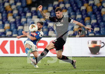 2020-07-12 - Dries Mertens (L) of Napoli and Alessio Romagnoli (R) of Milan in action during match Serie A TIM between SSC Napoli and AC Milan on July 12 2020 in Naples (Italy) at San Paolo Stadium Photo LPS/MARCO IORIO - NAPOLI VS MILAN - ITALIAN SERIE A - SOCCER