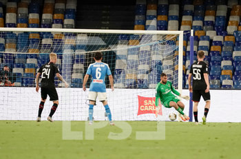 2020-07-12 - Dries Mertens of Napoli scores his first gol during match Serie A TIM between SSC Napoli and AC Milan on July 12,2020 in Naples (Italy) at San Paolo Stadium Photo LPS/MARCO IORIO - NAPOLI VS MILAN - ITALIAN SERIE A - SOCCER