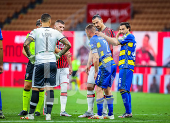 2020-07-15 - Simone Iacoponi of Parma Calcio injured during the match during the Serie A 2019/20 match between AC Milan vs Parma Calcio at the San Siro Stadium, Milan, Italy on July 15, 2020 - Photo Fabrizio Carabelli - MILAN VS PARMA - ITALIAN SERIE A - SOCCER