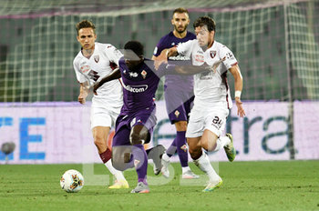 2020-07-19 - Alfred Duncan of ACF Fiorentina in action againstSimone Verdi of Torino FC  - FIORENTINA VS TORINO - ITALIAN SERIE A - SOCCER