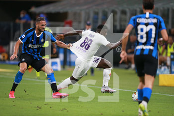 2020-07-22 - Alfred Duncan (Fiorentina) e Danilo D'Ambrosio (Inter) - INTER VS FIORENTINA - ITALIAN SERIE A - SOCCER
