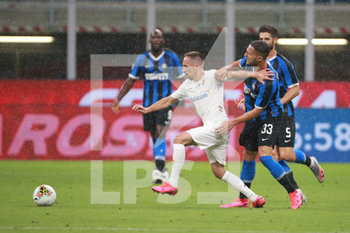 2020-07-22 - Franck Ribery (Fiorentina) e Danilo D'Ambrosio (Inter) - INTER VS FIORENTINA - ITALIAN SERIE A - SOCCER