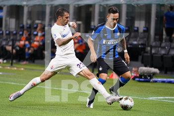 2020-07-22 - Lautaro Martinez (Inter) e Lorenzo Venuti (Fiorentina) - INTER VS FIORENTINA - ITALIAN SERIE A - SOCCER