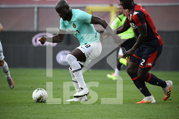 2020-07-25 - Romelu Lukaku (Inter), Christian Zapata (Genoa) - GENOA VS INTER - ITALIAN SERIE A - SOCCER
