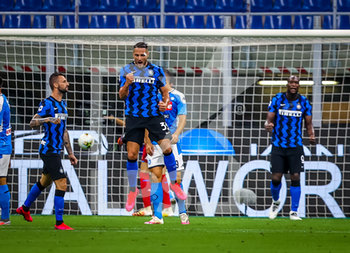 2020-07-28 - Danilo D'Ambrosio of FC Internazionale celebrates the goal during the Serie A 2019/20 match between FC Internazionale vs SSC Napoli at the San Siro Stadium, Milan, Italy on July 28, 2020 - Photo Fabrizio Carabelli - INTER VS NAPOLI - ITALIAN SERIE A - SOCCER
