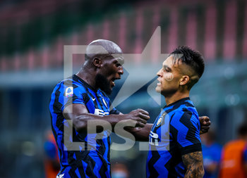 2020-07-28 - Lautaro Martinez of FC Internazionale and Romelu Lukaku of FC Internazionale celebrates the goal during the Serie A 2019/20 match between FC Internazionale vs SSC Napoli at the San Siro Stadium, Milan, Italy on July 28, 2020 - Photo Fabrizio Carabelli - INTER VS NAPOLI - ITALIAN SERIE A - SOCCER