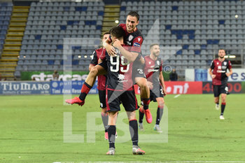 2020-07-29 - Giovanni Simeone of Cagliari Calcio, Esultanza, Celebration after scoring goal, Luca Gagliano of Cagliari Calcio - CAGLIARI VS JUVENTUS - ITALIAN SERIE A - SOCCER