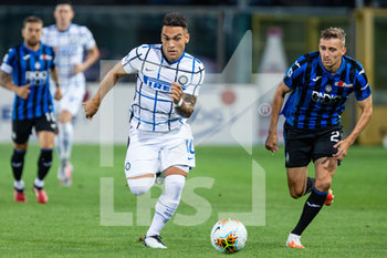 2020-08-01 - Lautaro Martinez (FC Internazionale) e Timothy Castagne (Atalanta) - ATALANTA VS INTER - ITALIAN SERIE A - SOCCER