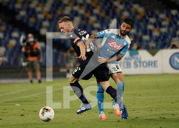2020-08-01 - Manuel Lazzari (L)of Lazio and Lorenzo Insigne (R) of Napoli in action during the match Serie A TIM between SSC Napoli and SS Lazio on August 1, 2020 in Naples (Italy) at San Paolo Stadium Photo LPS/MARCO IORIO - NAPOLI VS LAZIO - ITALIAN SERIE A - SOCCER