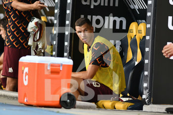 2020-09-19 - Edin Dzeko (Roma) sits on the bench - HELLAS VERONA VS AS ROMA - ITALIAN SERIE A - SOCCER
