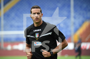 2020-09-20 - Refere Giovanni Ayroldi in action during the match Serie A TIM between CFC Genoa and FC Crotone on September 20,2020 in Genoa (Italy) at Marassi Stadium - GENOA VS CROTONE - ITALIAN SERIE A - SOCCER