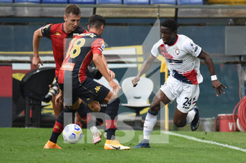 2020-09-20 - Luca Lerager (Genoa), Paolo Ghiglione (Genoa), Augustus Kargbo (Crotone) in action during the match Serie A TIM between CFC Genoa and FC Crotone on September 20,2020 in Genoa (Italy) at Marassi Stadium - GENOA VS CROTONE - ITALIAN SERIE A - SOCCER