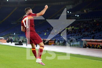 2020-09-27 - Jordan Veretout of Roma celebrates after scoring 1-0 goal by penalty during the Italian championship Serie A football match between AS Roma and Juventus FC on September 27, 2020 at Stadio Olimpico in Rome, Italy - Photo Federico Proietti / DPPI - AS ROMA VS JUVENTUS FC - ITALIAN SERIE A - SOCCER