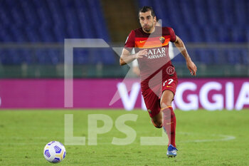2020-09-27 - Henrikh Mkhitaryan of Roma in action during the Italian championship Serie A football match between AS Roma and Juventus FC on September 27, 2020 at Stadio Olimpico in Rome, Italy - Photo Federico Proietti / DPPI - AS ROMA VS JUVENTUS FC - ITALIAN SERIE A - SOCCER