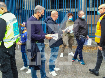 2020-09-27 - supporters in the entry zone - HELLAS VERONA VS UDINESE - ITALIAN SERIE A - SOCCER