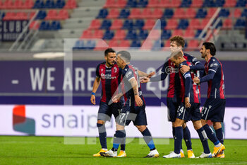 2020-09-28 - Bologna FC celebrating a goal - BOLOGNA VS PARMA - ITALIAN SERIE A - SOCCER