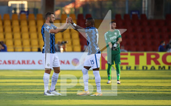 2020-09-30 - Stefan De Vrij e Ashley Young (FC Inter) - BENEVENTO VS INTER - ITALIAN SERIE A - SOCCER