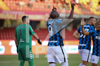 2020-09-30 - esultanza Romelu Lukaku (FC Inter) - BENEVENTO VS INTER - ITALIAN SERIE A - SOCCER