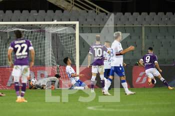 2020-10-02 - Dusan Vlahovic (ACF Fiorentina) segna il gol dell'1-1 - FIORENTINA VS SAMPDORIA - ITALIAN SERIE A - SOCCER