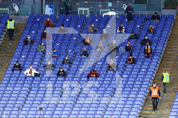 2020-10-18 - Some Roma' supporters from the thousand admitted due to Corona Virus measures during the Italian championship Serie A football match between AS Roma and Benevento Calcio on October 18, 2020 at Stadio Olimpico in Rome, Italy - Photo Federico Proietti / DPPI - AS ROMA VS BENEVENTO CALCIO - ITALIAN SERIE A - SOCCER