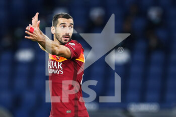 2020-10-18 - Henrikh Mkhitaryan of Roma reacts during the Italian championship Serie A football match between AS Roma and Benevento Calcio on October 18, 2020 at Stadio Olimpico in Rome, Italy - Photo Federico Proietti / DPPI - AS ROMA VS BENEVENTO CALCIO - ITALIAN SERIE A - SOCCER